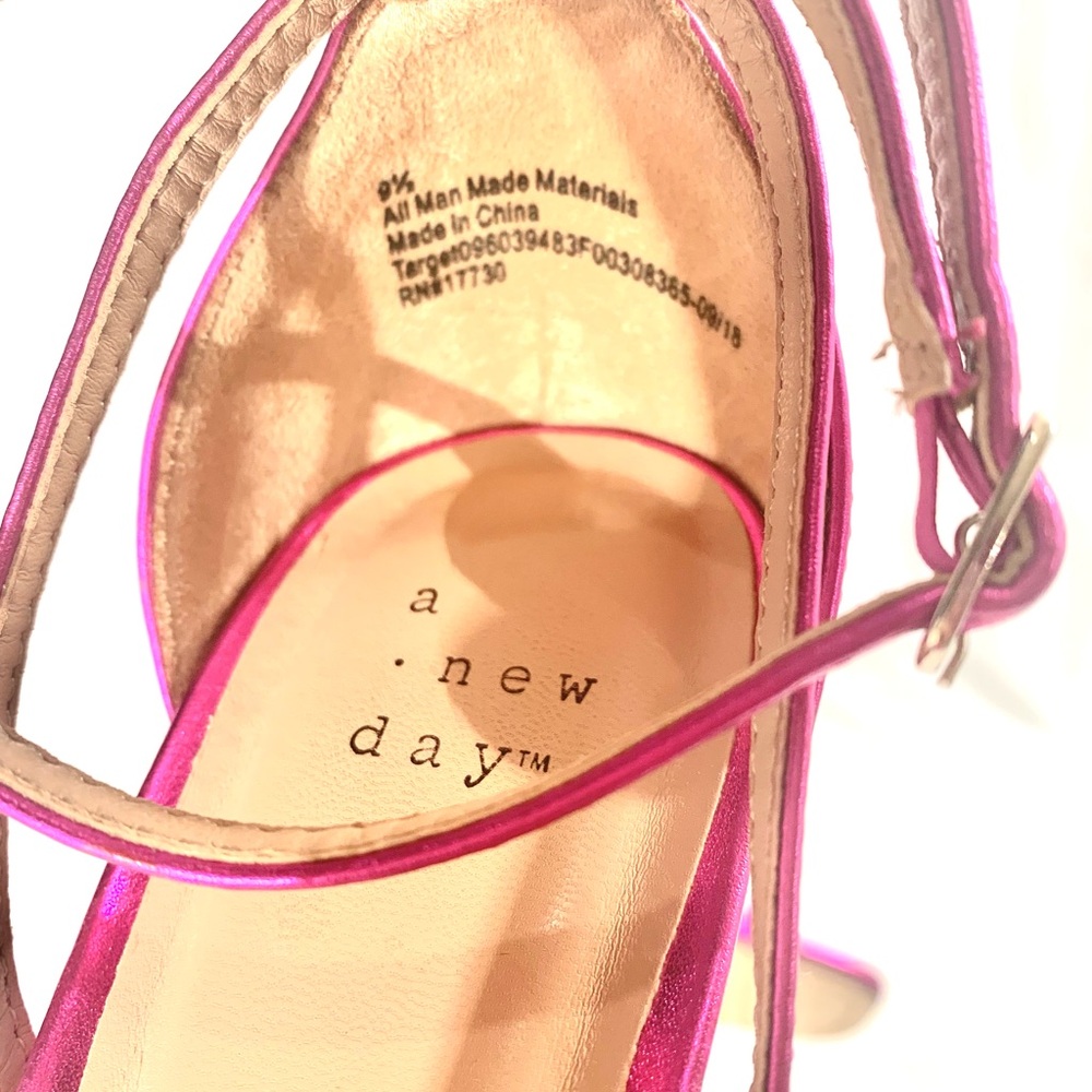 A New Day Fuchsia Metallic Heeled Sandals - Picture 3 of 6